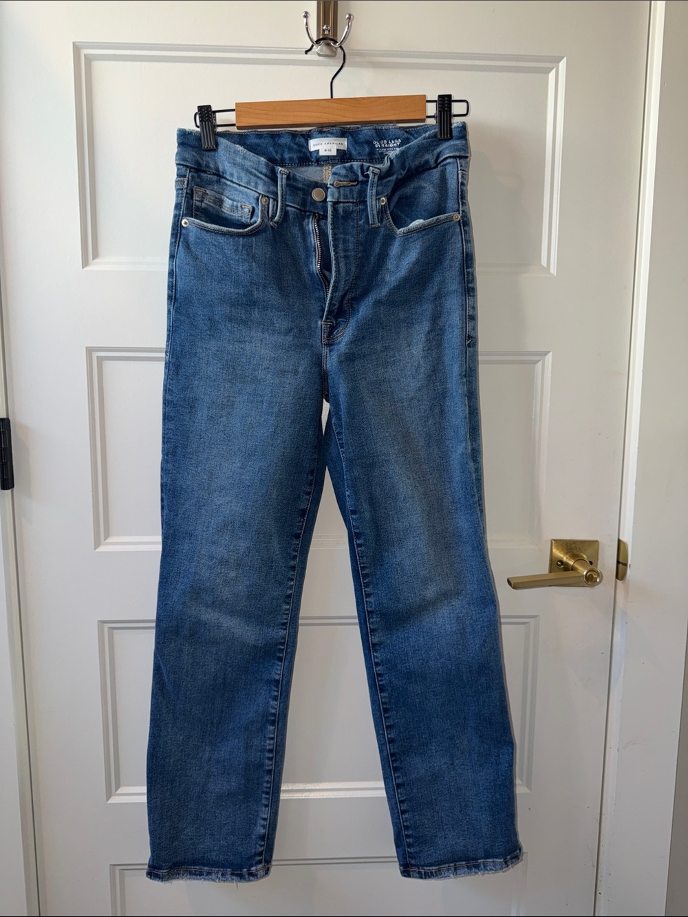 Good American Always Fits Good Legs Straight Jeans. (6-12)